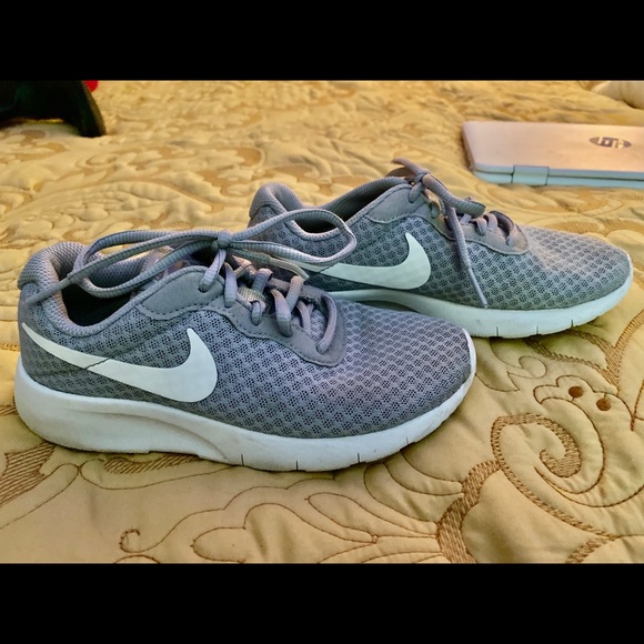 Nike - Picture 3 of 4